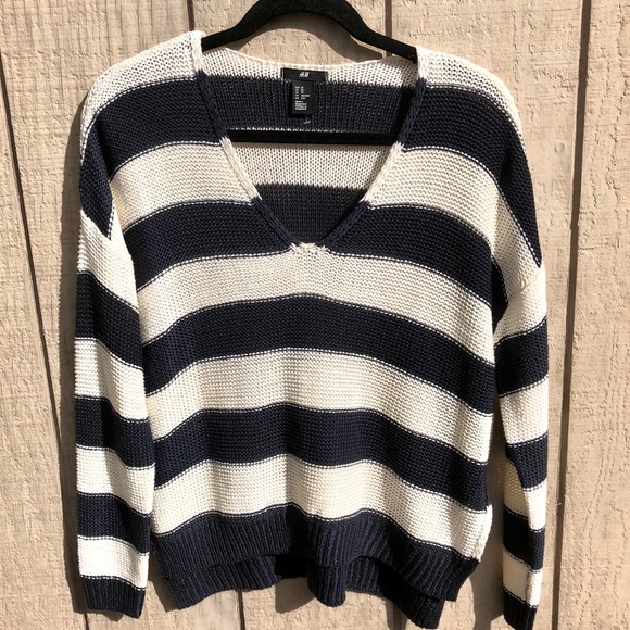 H&M Sweaters - H&M blue & off white v-neck sweater size: XS